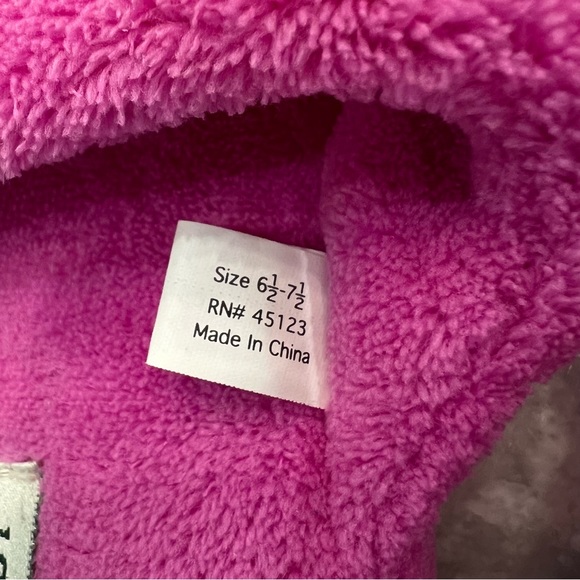 Laura Ashley Barbie Pink Plush Slippers NWOT - Picture 6 of 7